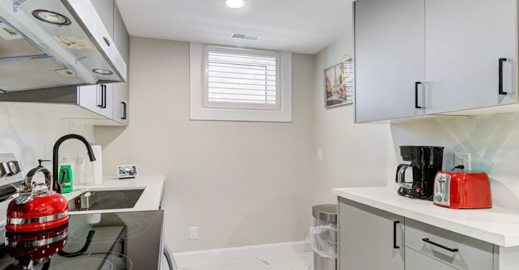 Upper-37 Bentworth Avenue, Toronto, ON, M6A 1P1 - 34