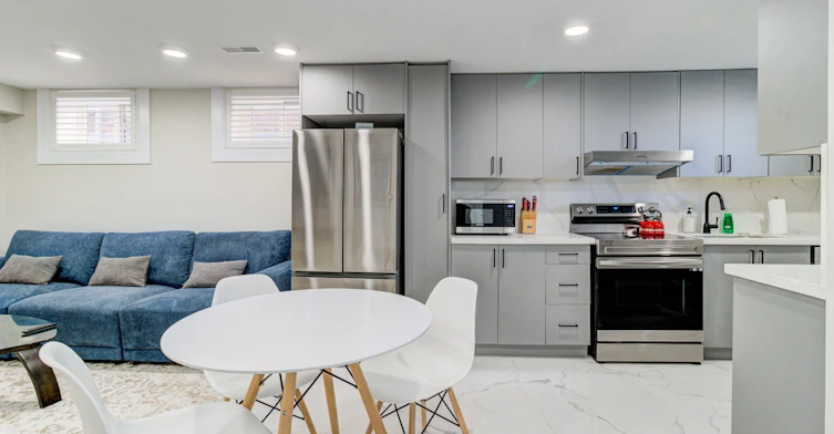 Upper-37 Bentworth Avenue, Toronto, ON, M6A 1P1 - 42