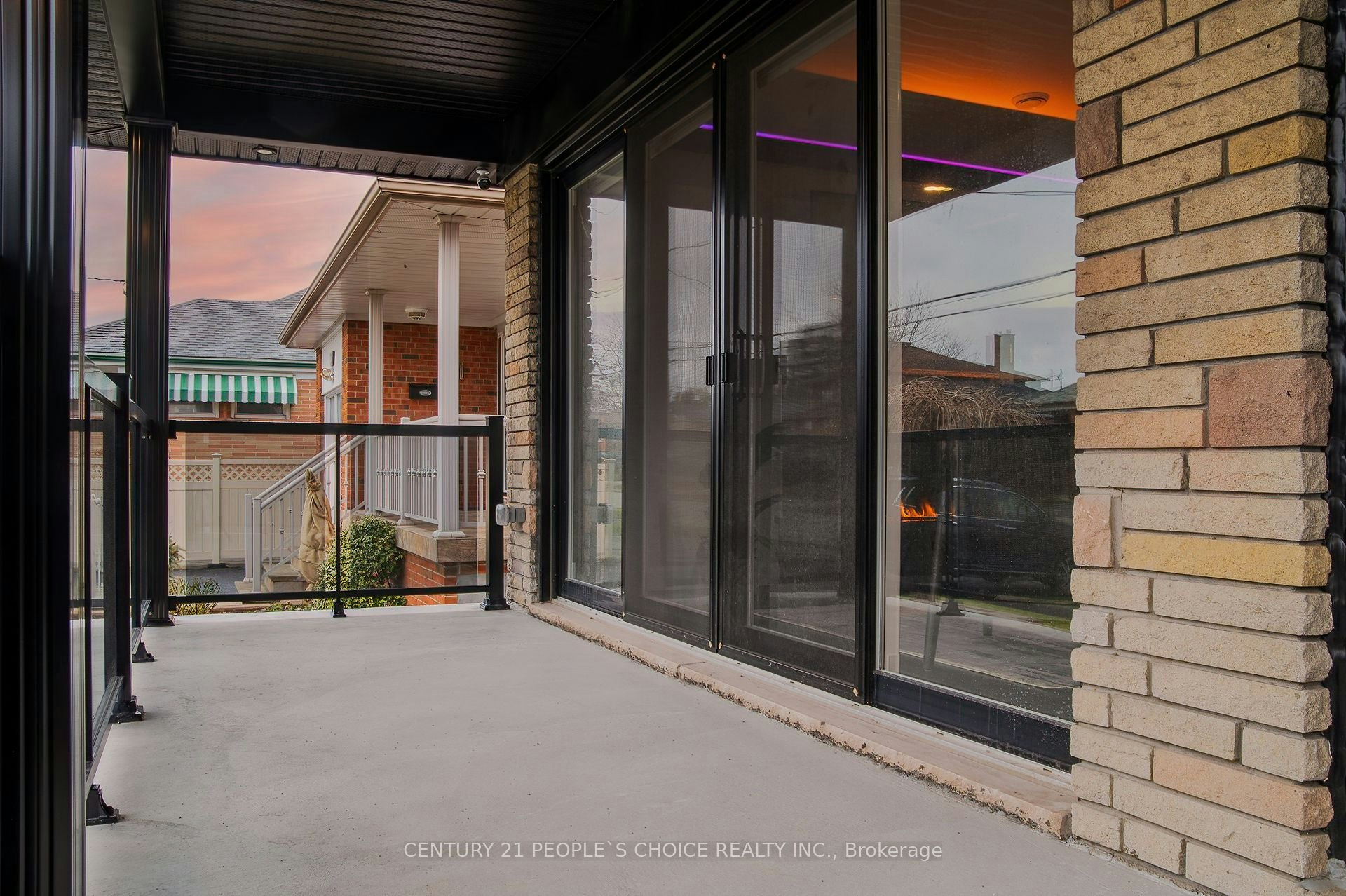 Upper-37 Bentworth Avenue, Toronto, ON, M6A 1P1 - 4