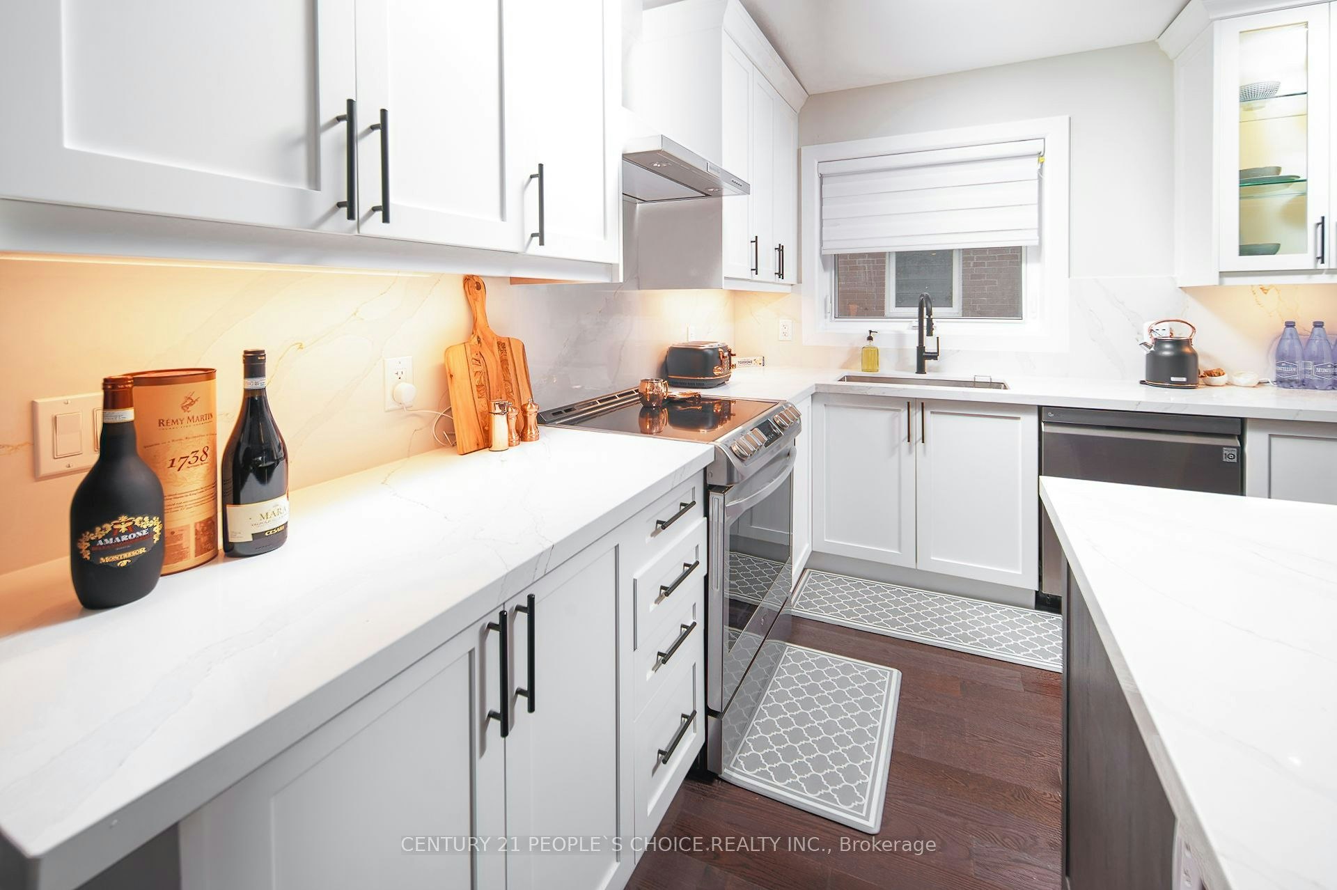 Upper-37 Bentworth Avenue, Toronto, ON, M6A 1P1 - 8