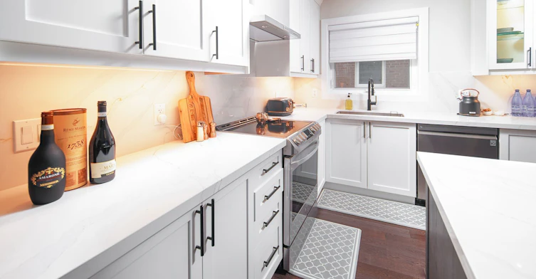Upper-37 Bentworth Avenue, Toronto, ON, M6A 1P1 - 8