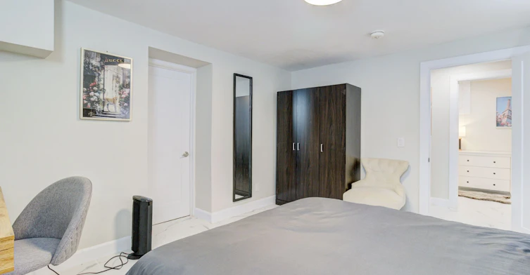Upper-37 Bentworth Avenue, Toronto, ON, M6A 1P1 - 27