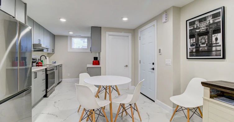 Upper-37 Bentworth Avenue, Toronto, ON, M6A 1P1 - 32