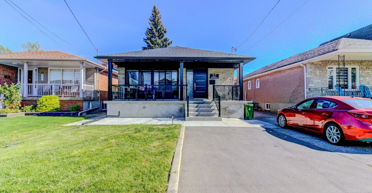 Upper-37 Bentworth Avenue, Toronto, ON, M6A 1P1