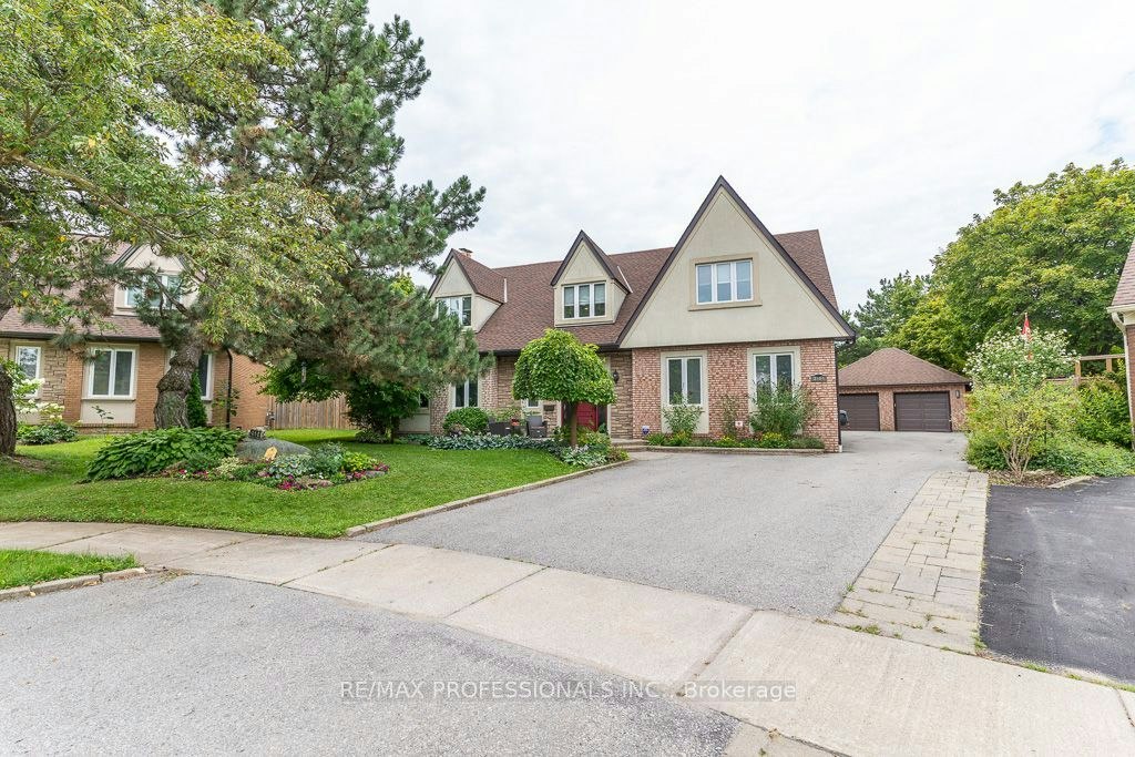 2604 Barrisdale Court, Mississauga, ON, L5N 2H2