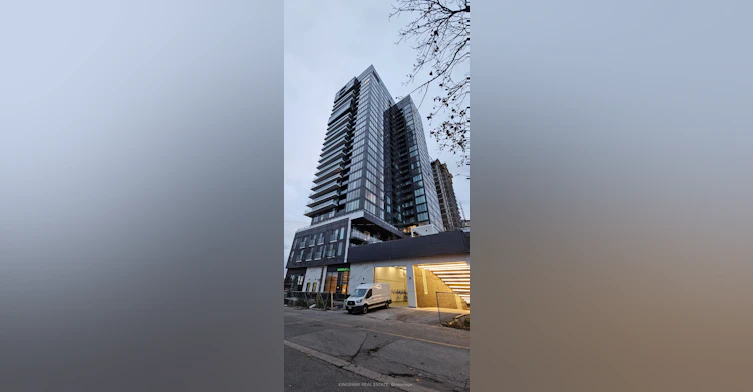 405-370 Martha Street, Burlington, ON, L7R 2P7