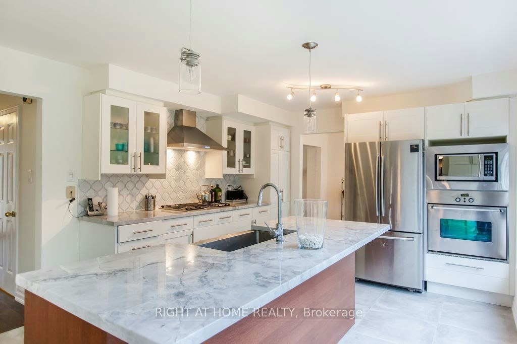 1272 Cermel Drive, Mississauga, ON, L5H 3V4 - 2