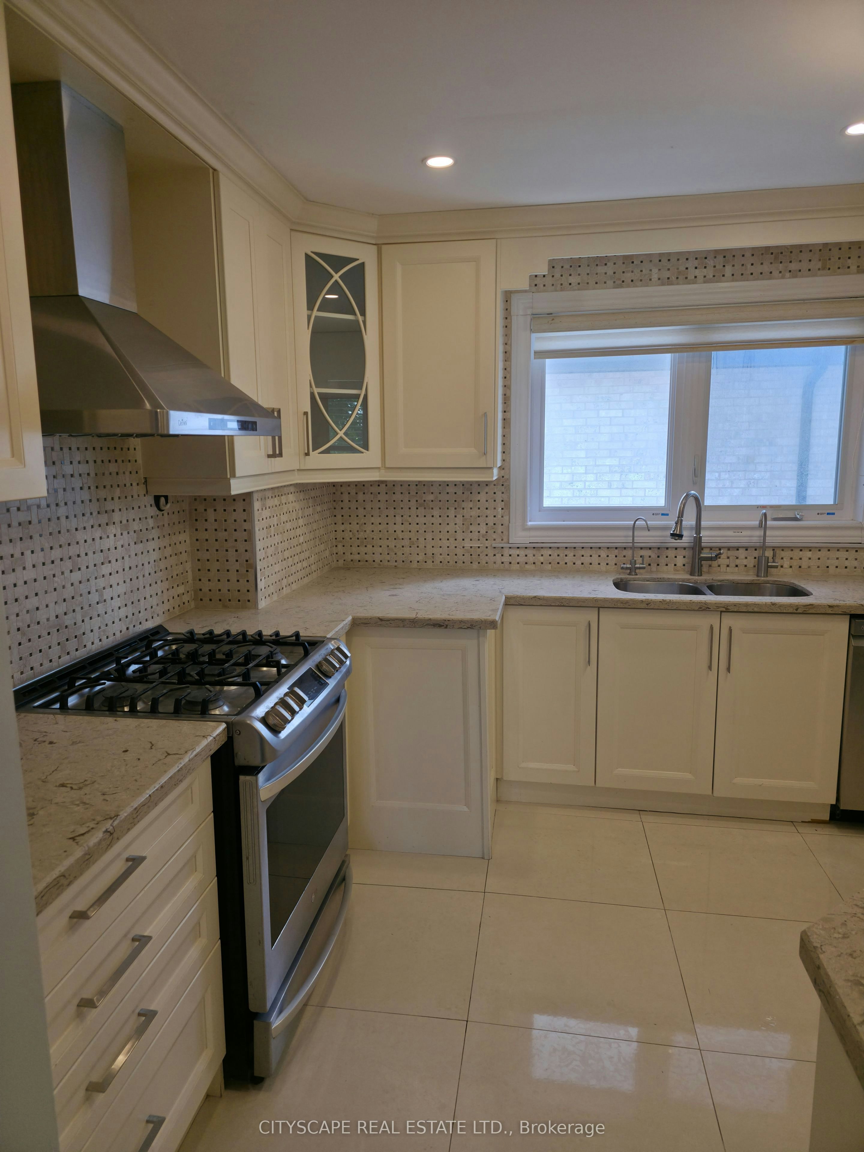 2543 Rugby Road, Mississauga, ON, L5B 1T1 - 6