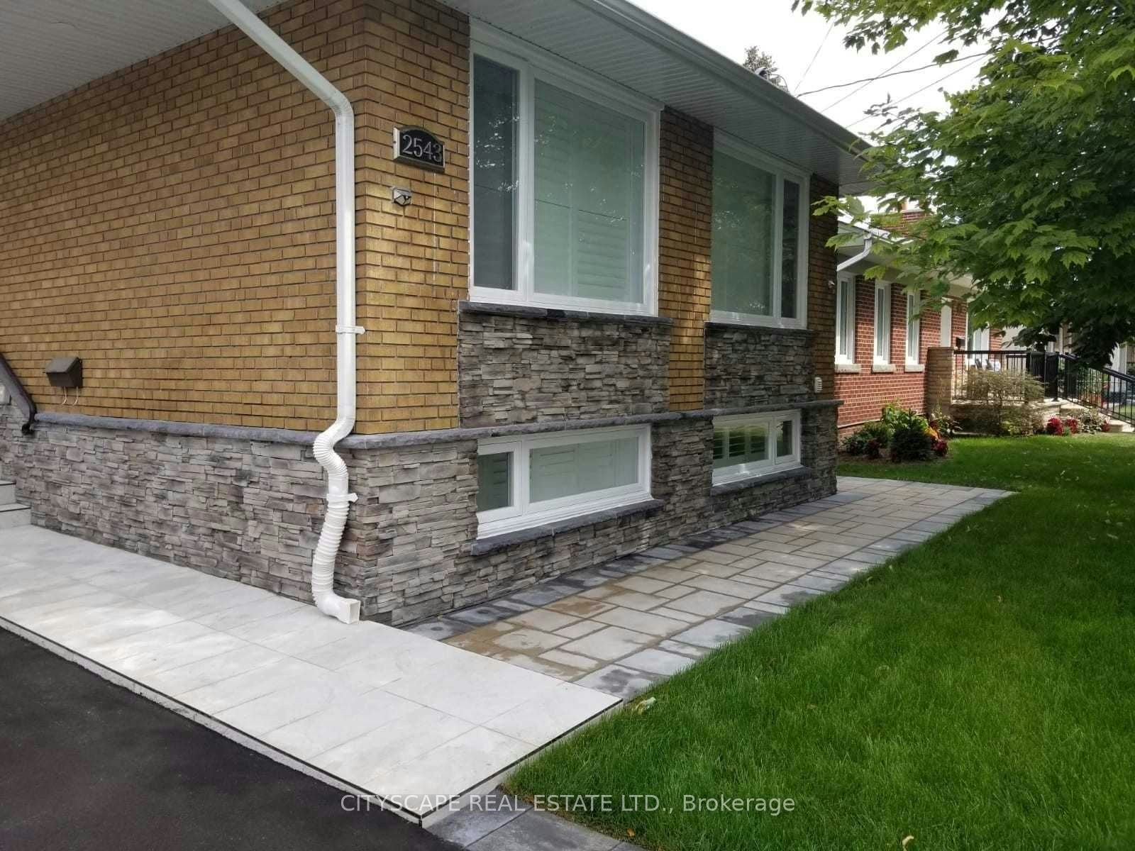 2543 Rugby Road, Mississauga, ON, L5B 1T1 - 2
