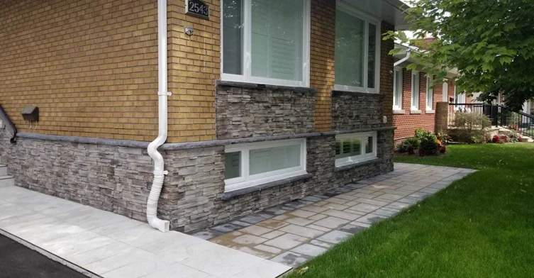 2543 Rugby Road, Mississauga, ON, L5B 1T1 - 2