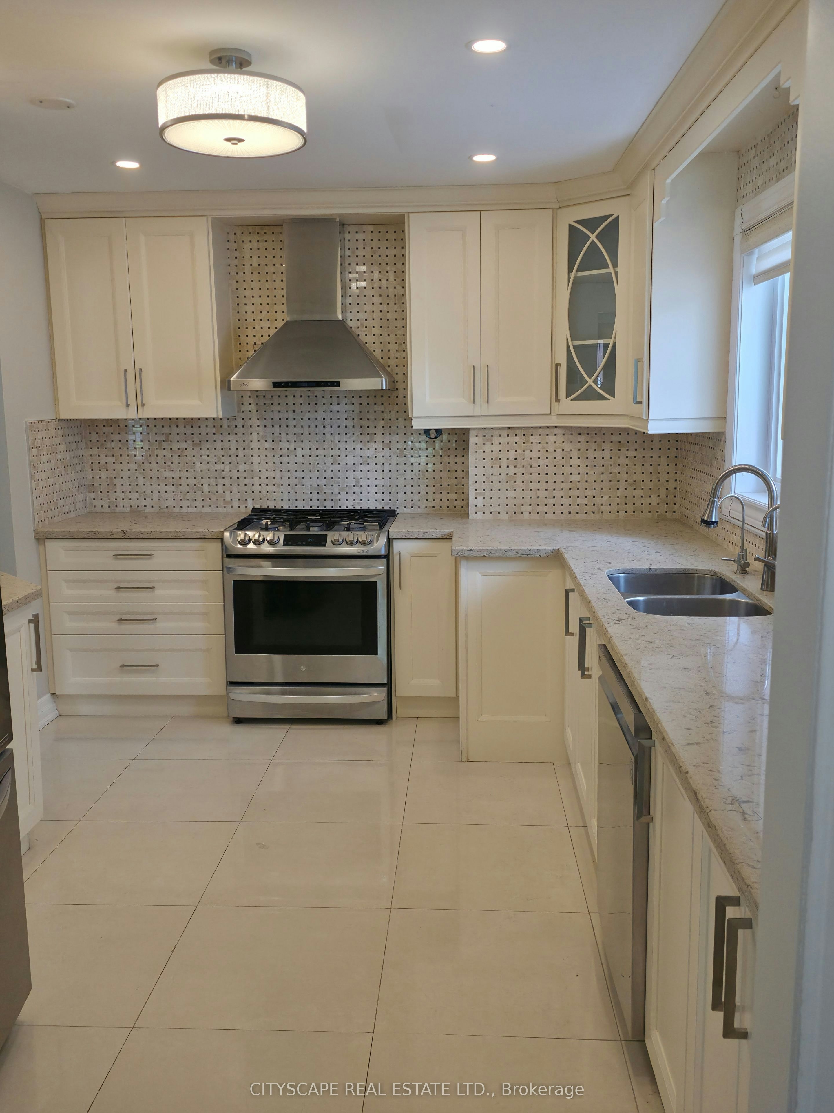 2543 Rugby Road, Mississauga, ON, L5B 1T1 - 5