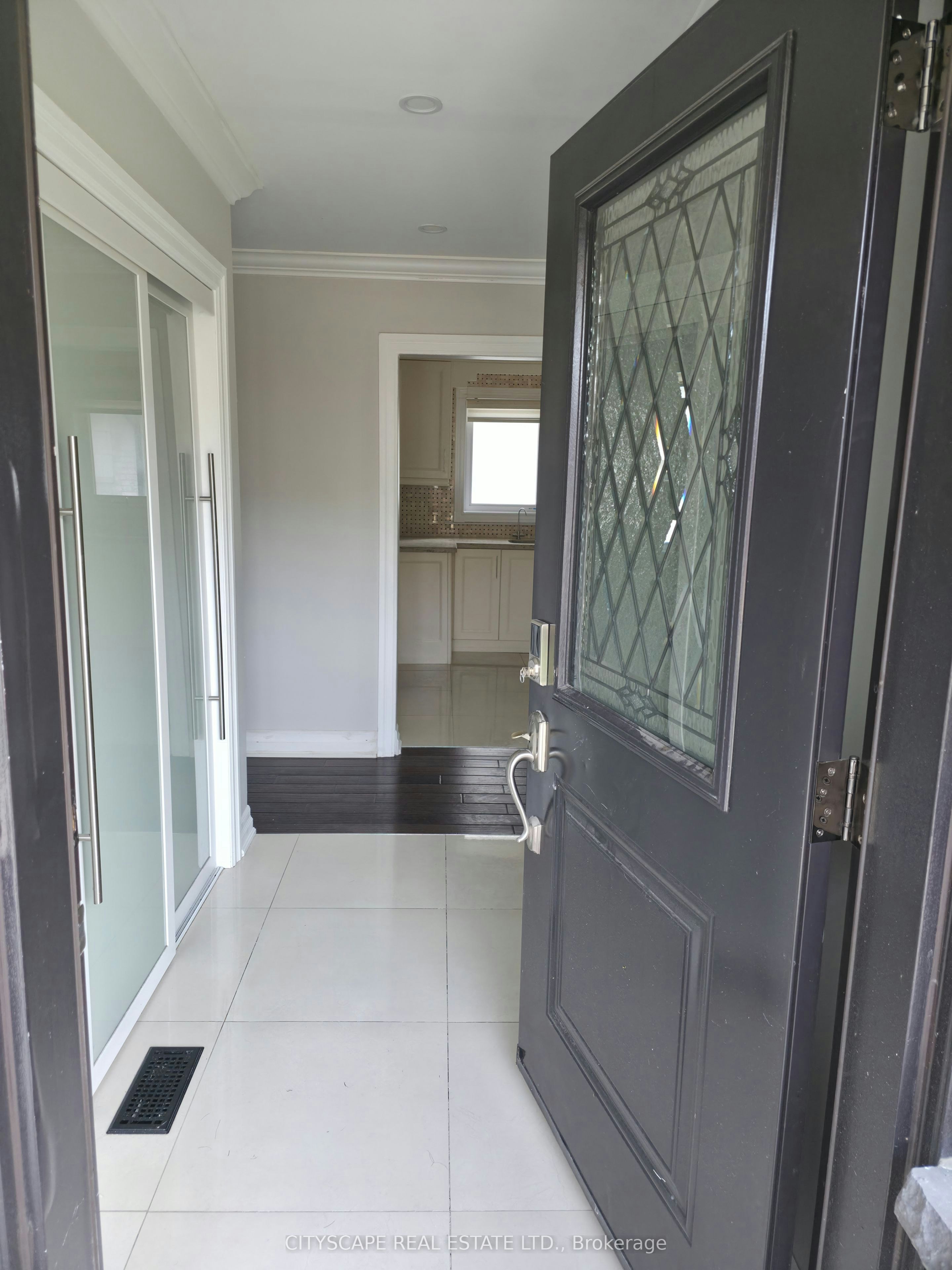 2543 Rugby Road, Mississauga, ON, L5B 1T1 - 4