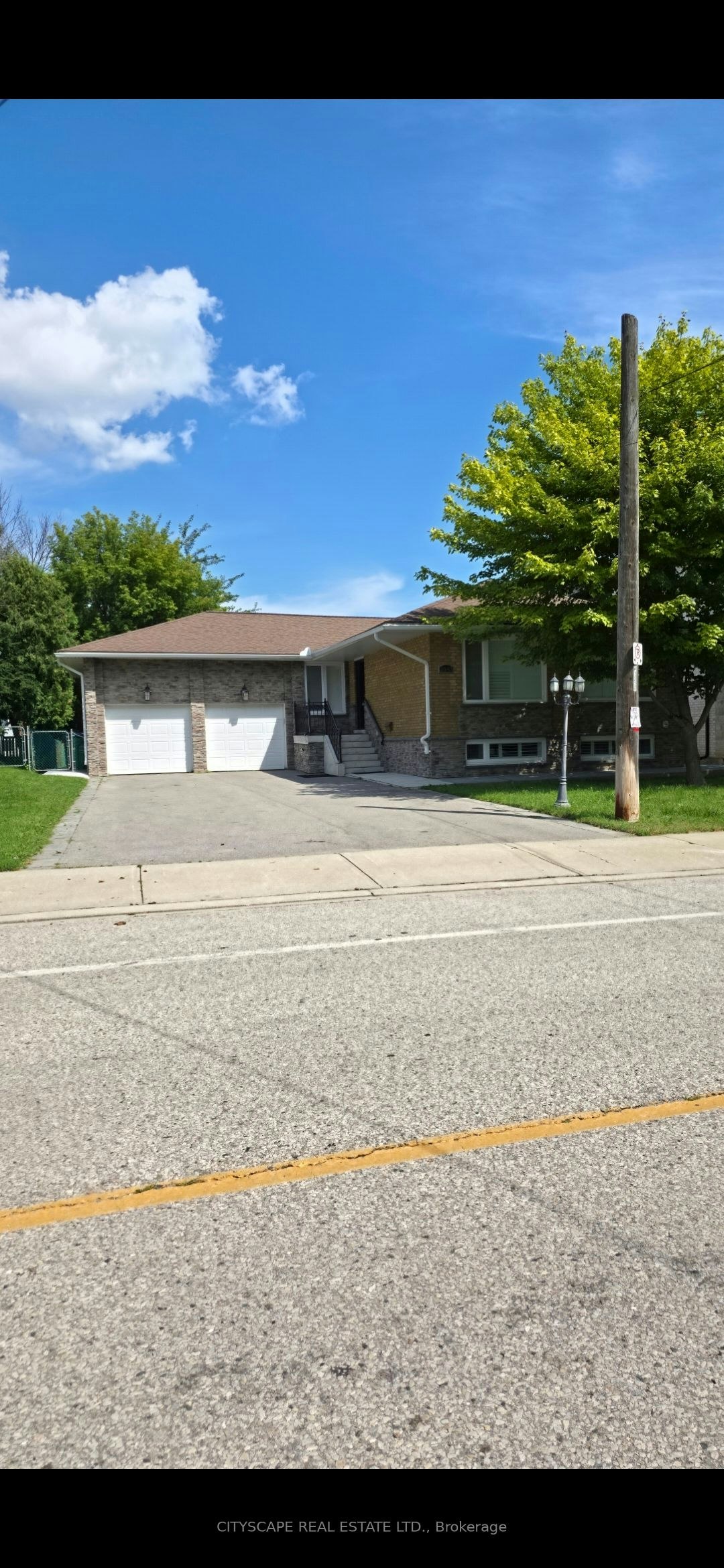 2543 Rugby Road, Mississauga, ON, L5B 1T1