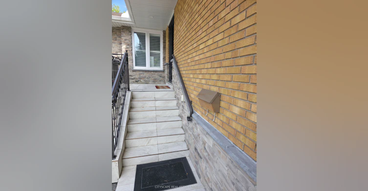 2543 Rugby Road, Mississauga, ON, L5B 1T1 - 3