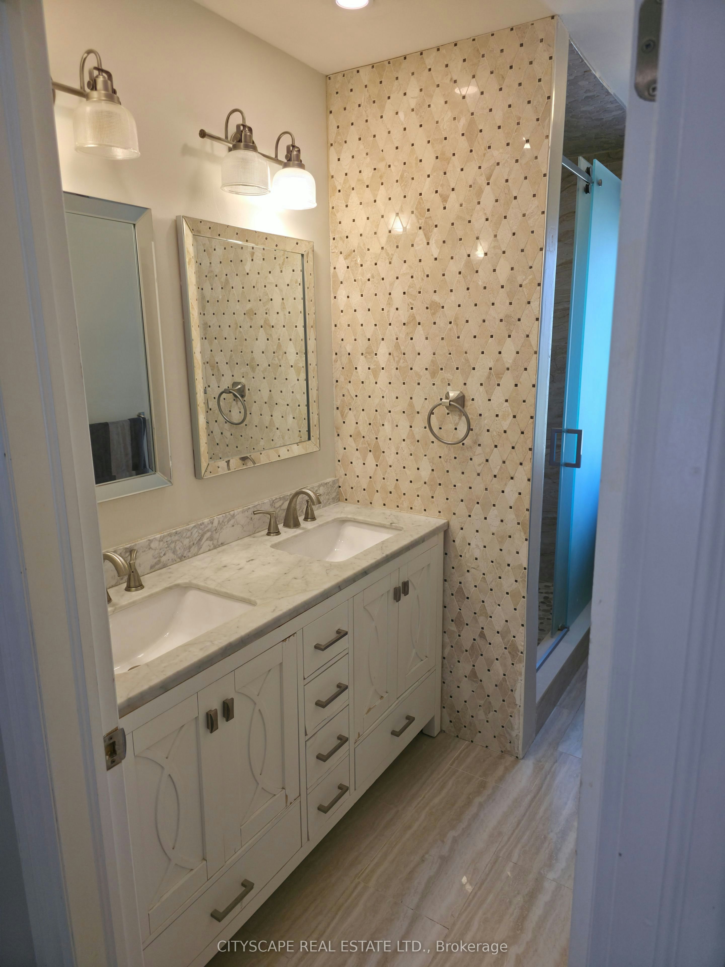 2543 Rugby Road, Mississauga, ON, L5B 1T1 - 13
