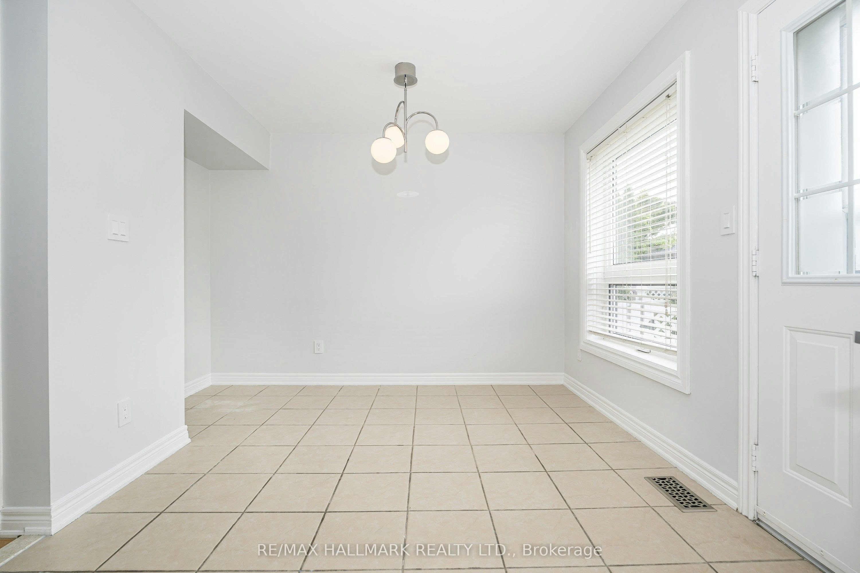 Main/Base-125 Viella Street, Toronto, ON, M6N 5C7 - 10