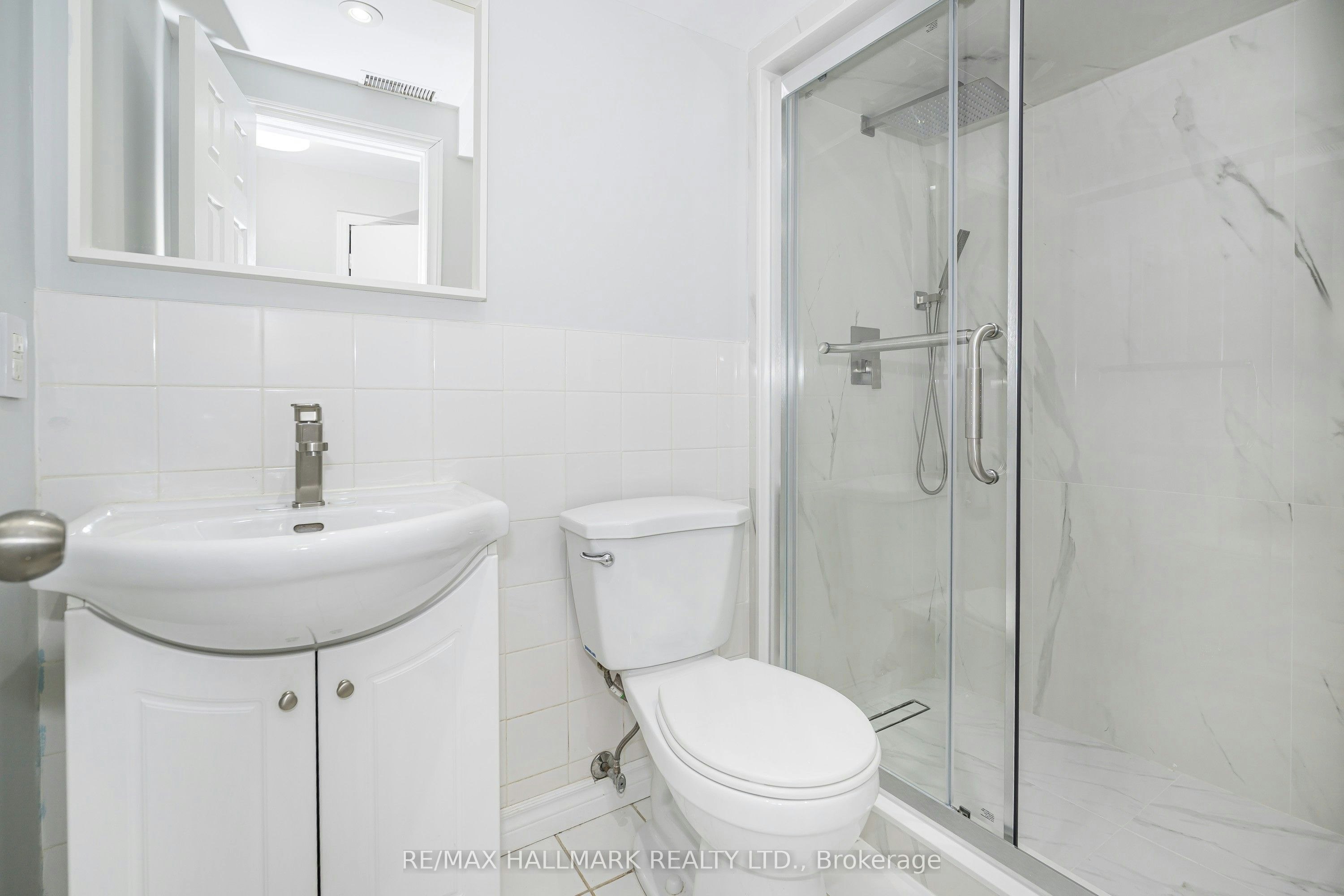Main/Base-125 Viella Street, Toronto, ON, M6N 5C7 - 19