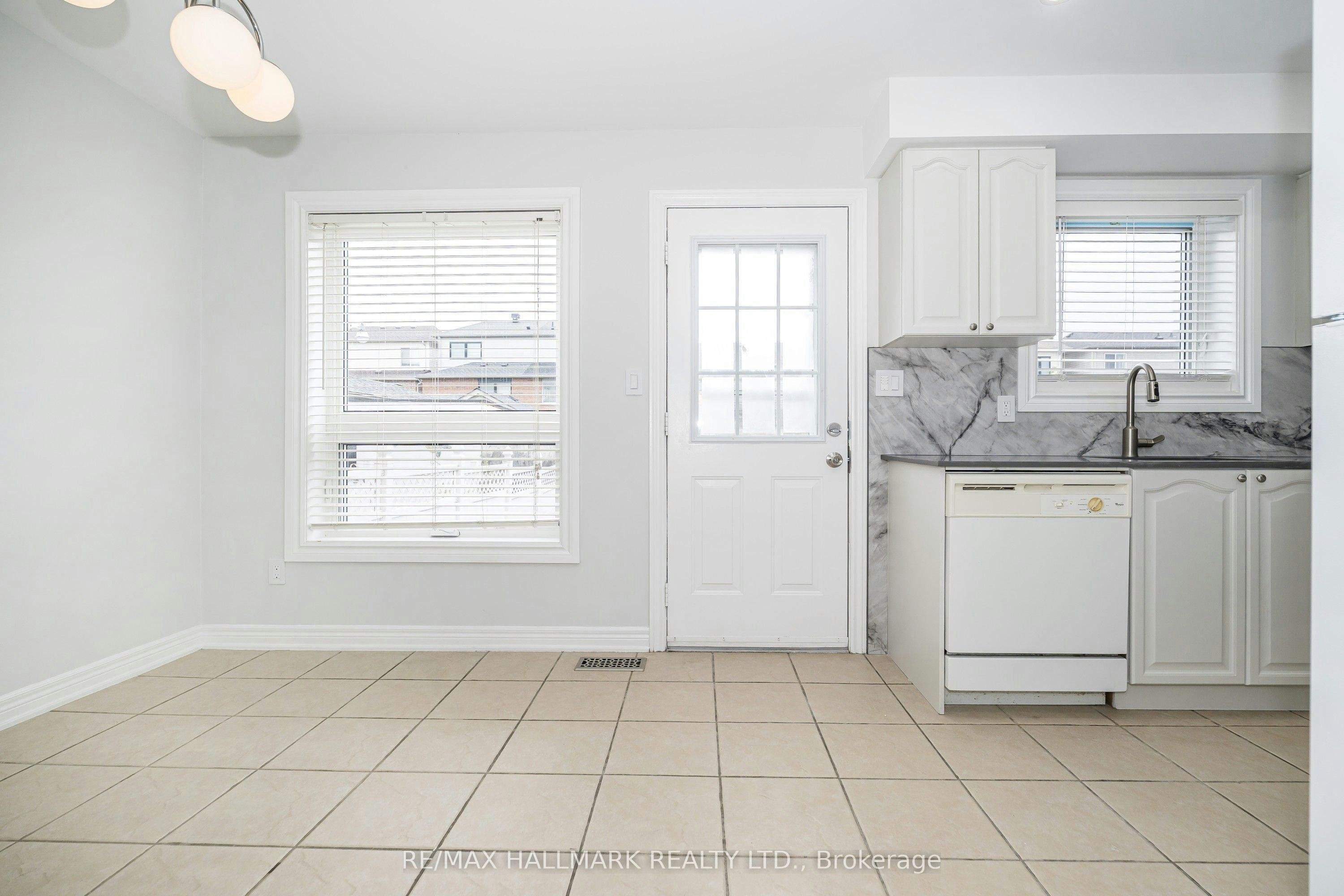 Main/Base-125 Viella Street, Toronto, ON, M6N 5C7 - 6