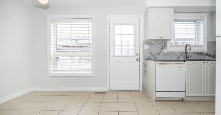 Main/Base-125 Viella Street, Toronto, ON, M6N 5C7 - 6