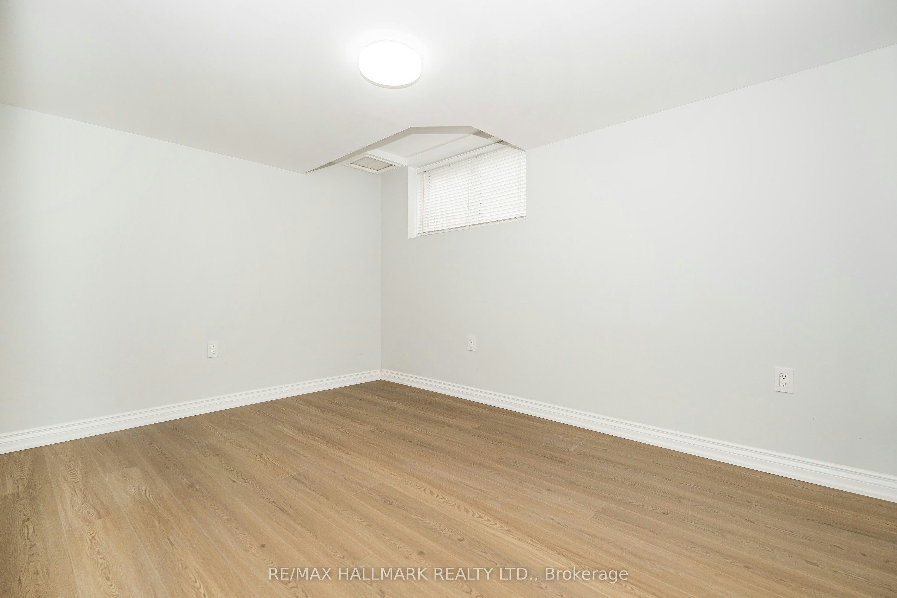 Main/Base-125 Viella Street, Toronto, ON, M6N 5C7 - 17