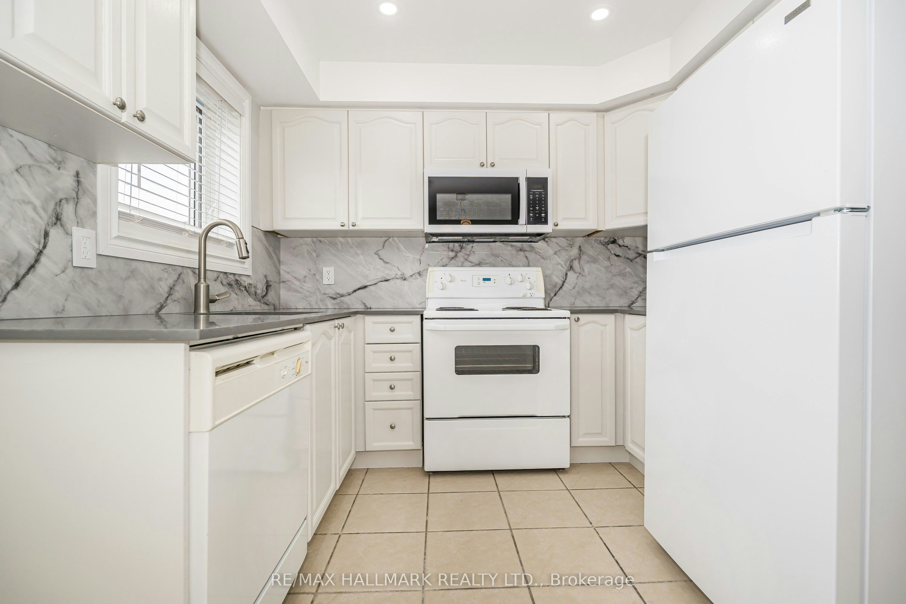 Main/Base-125 Viella Street, Toronto, ON, M6N 5C7 - 9