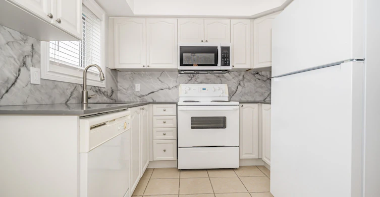 Main/Base-125 Viella Street, Toronto, ON, M6N 5C7 - 9