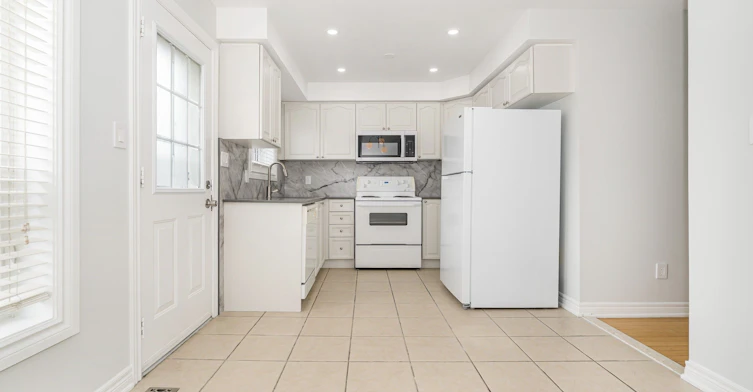 Main/Base-125 Viella Street, Toronto, ON, M6N 5C7 - 7