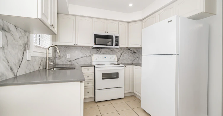 Main/Base-125 Viella Street, Toronto, ON, M6N 5C7 - 8