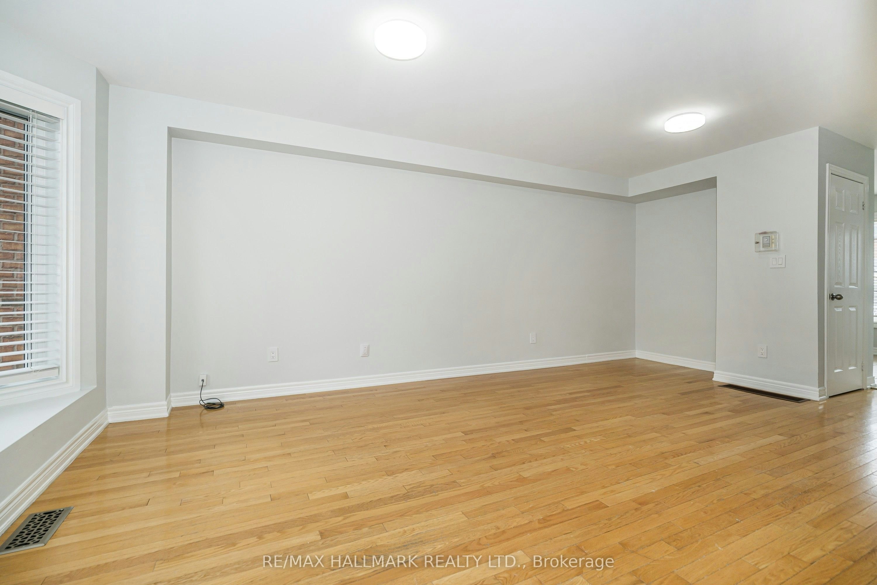 Main/Base-125 Viella Street, Toronto, ON, M6N 5C7 - 2