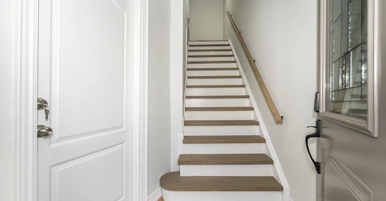 UPPER-125 Viella Street, Toronto, ON, M6N 5C7 - 18