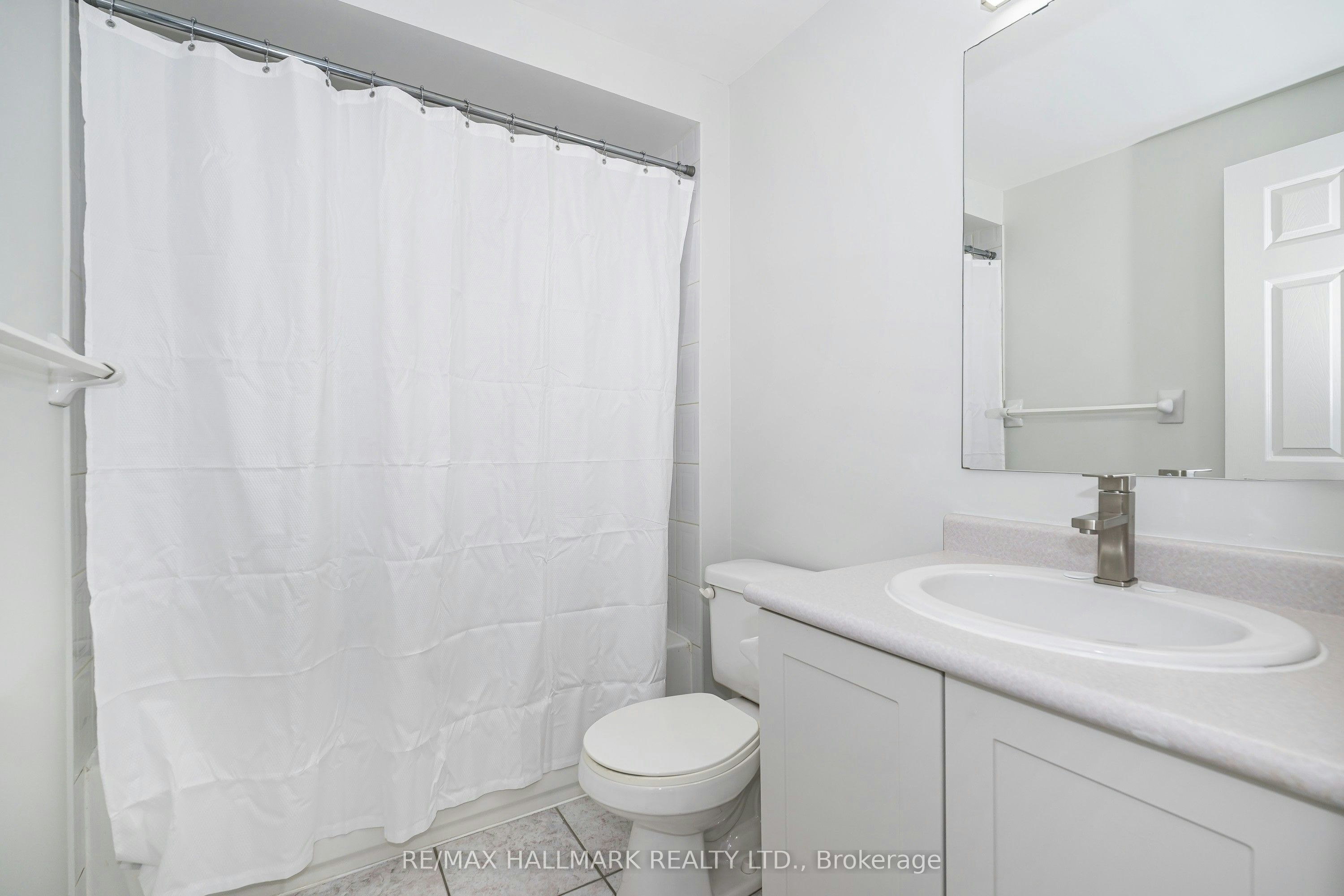 UPPER-125 Viella Street, Toronto, ON, M6N 5C7 - 17