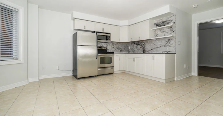UPPER-125 Viella Street, Toronto, ON, M6N 5C7