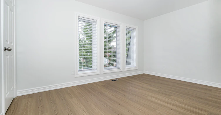 UPPER-125 Viella Street, Toronto, ON, M6N 5C7 - 16