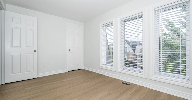 UPPER-125 Viella Street, Toronto, ON, M6N 5C7 - 15