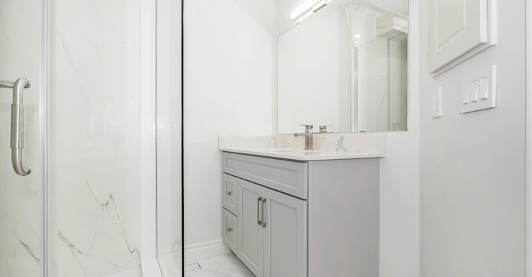 UPPER-125 Viella Street, Toronto, ON, M6N 5C7 - 10