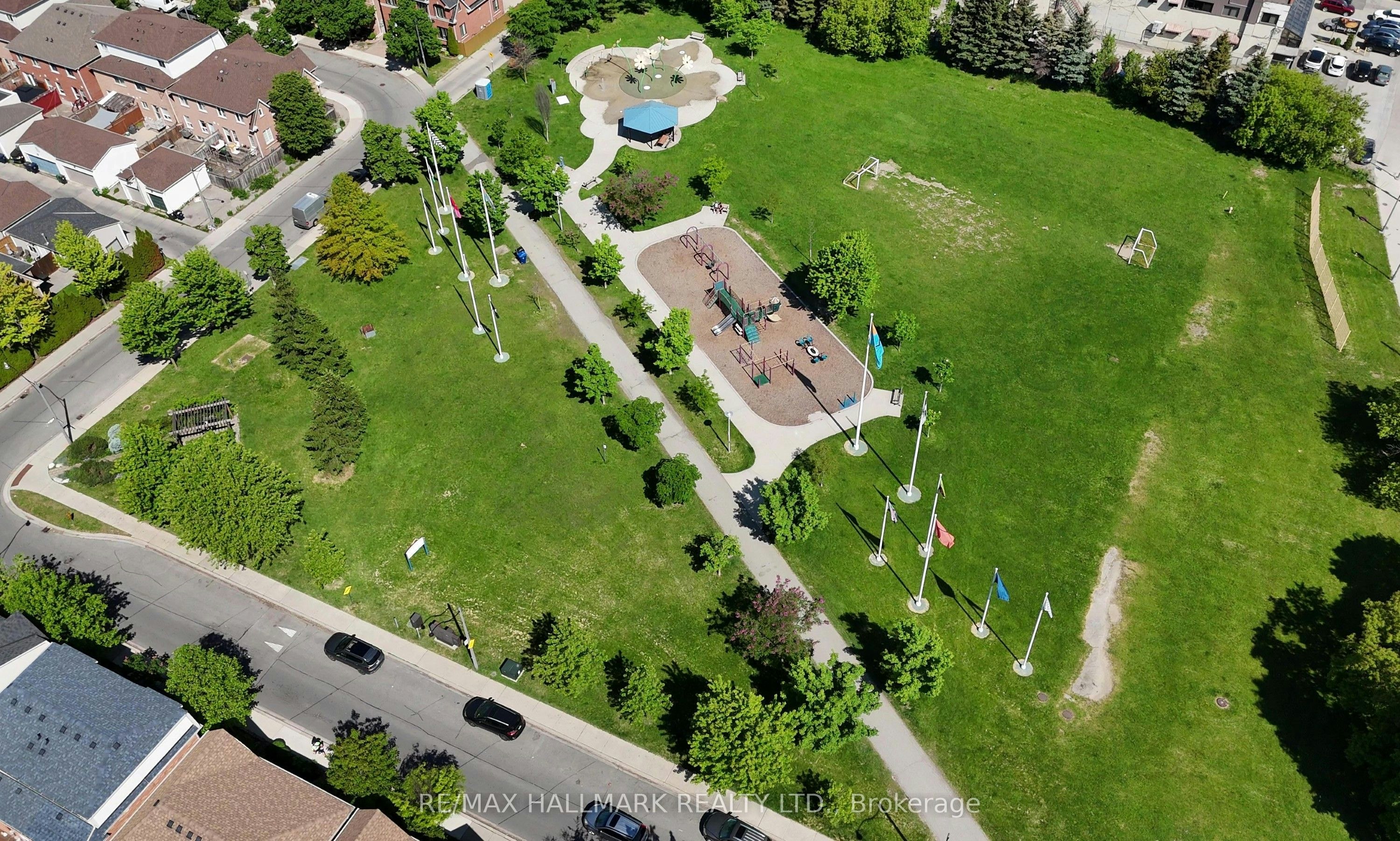UPPER-125 Viella Street, Toronto, ON, M6N 5C7 - 20