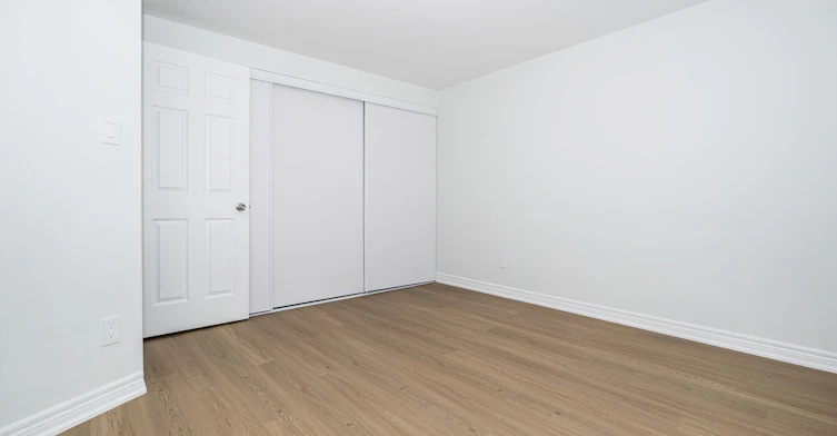 UPPER-125 Viella Street, Toronto, ON, M6N 5C7 - 12