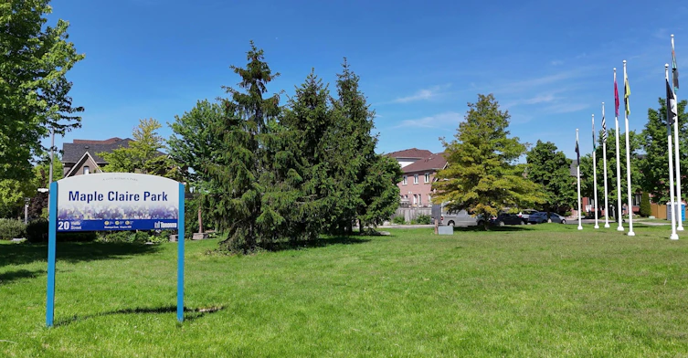 UPPER-125 Viella Street, Toronto, ON, M6N 5C7 - 21