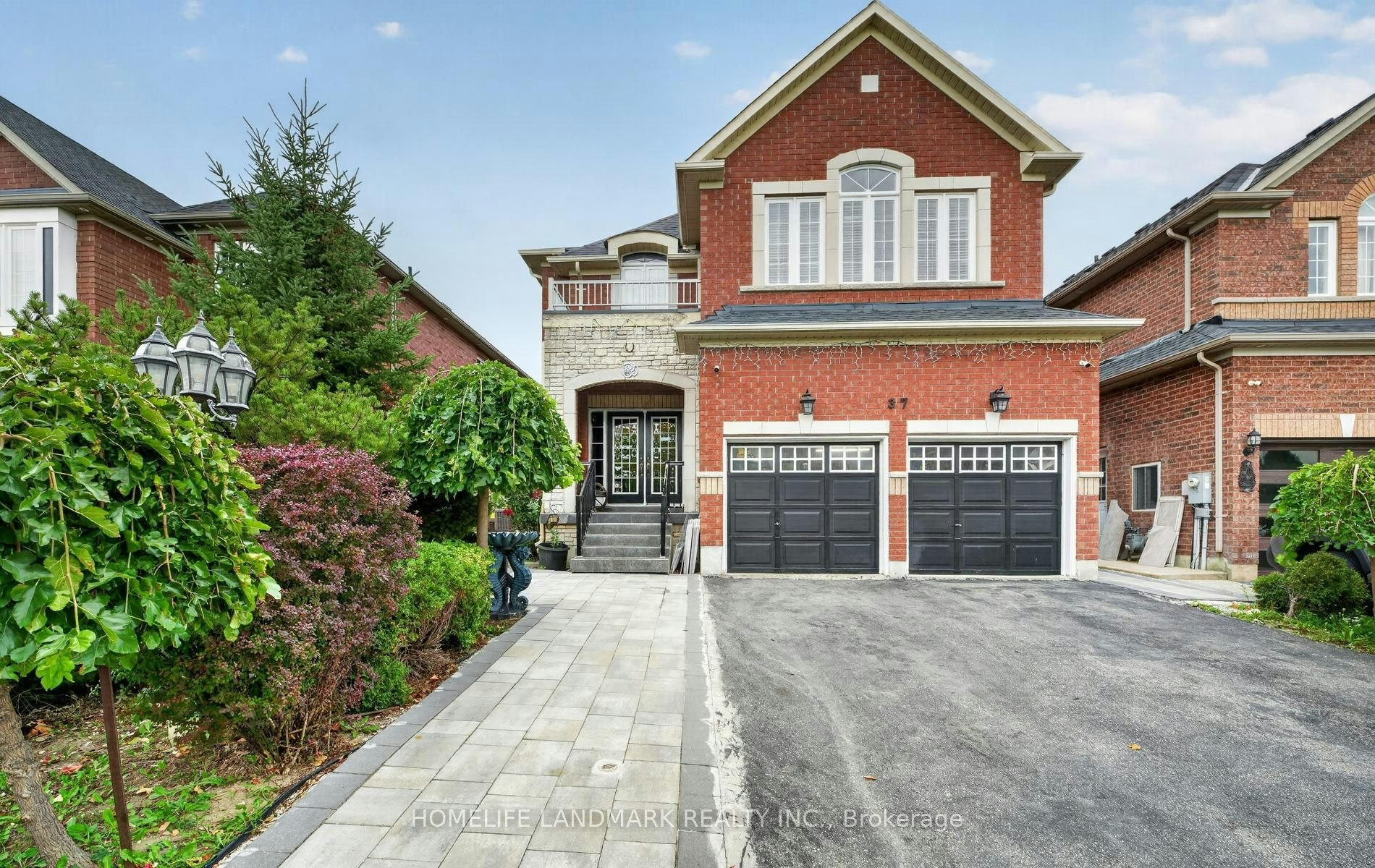 37 Denim Drive, Brampton, ON, L6P 2R3