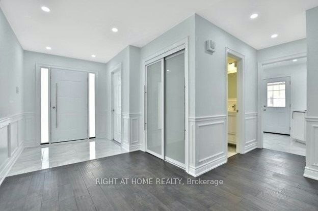 275 River Oaks Boulevard W, Oakville, ON, L6H 3V2 - 3