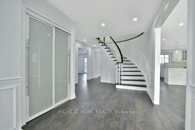 275 River Oaks Boulevard W, Oakville, ON, L6H 3V2 - 2