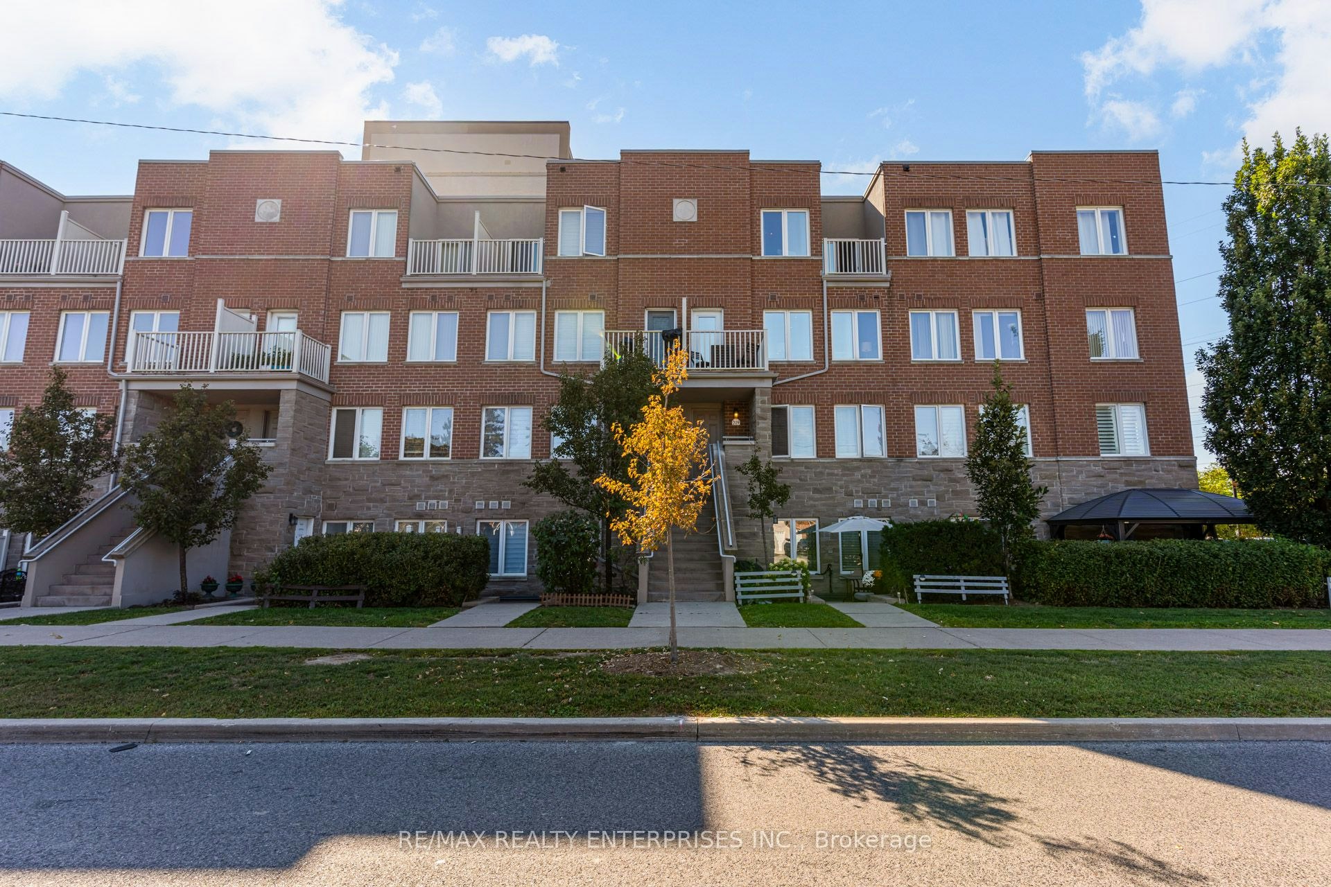 209-25 Richgrove Drive, Toronto, ON, M9R 0A3