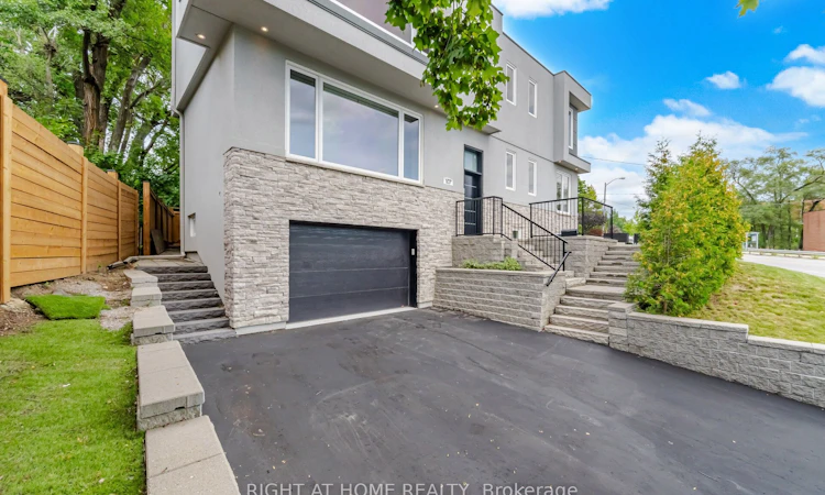 107 Trethewey Drive
