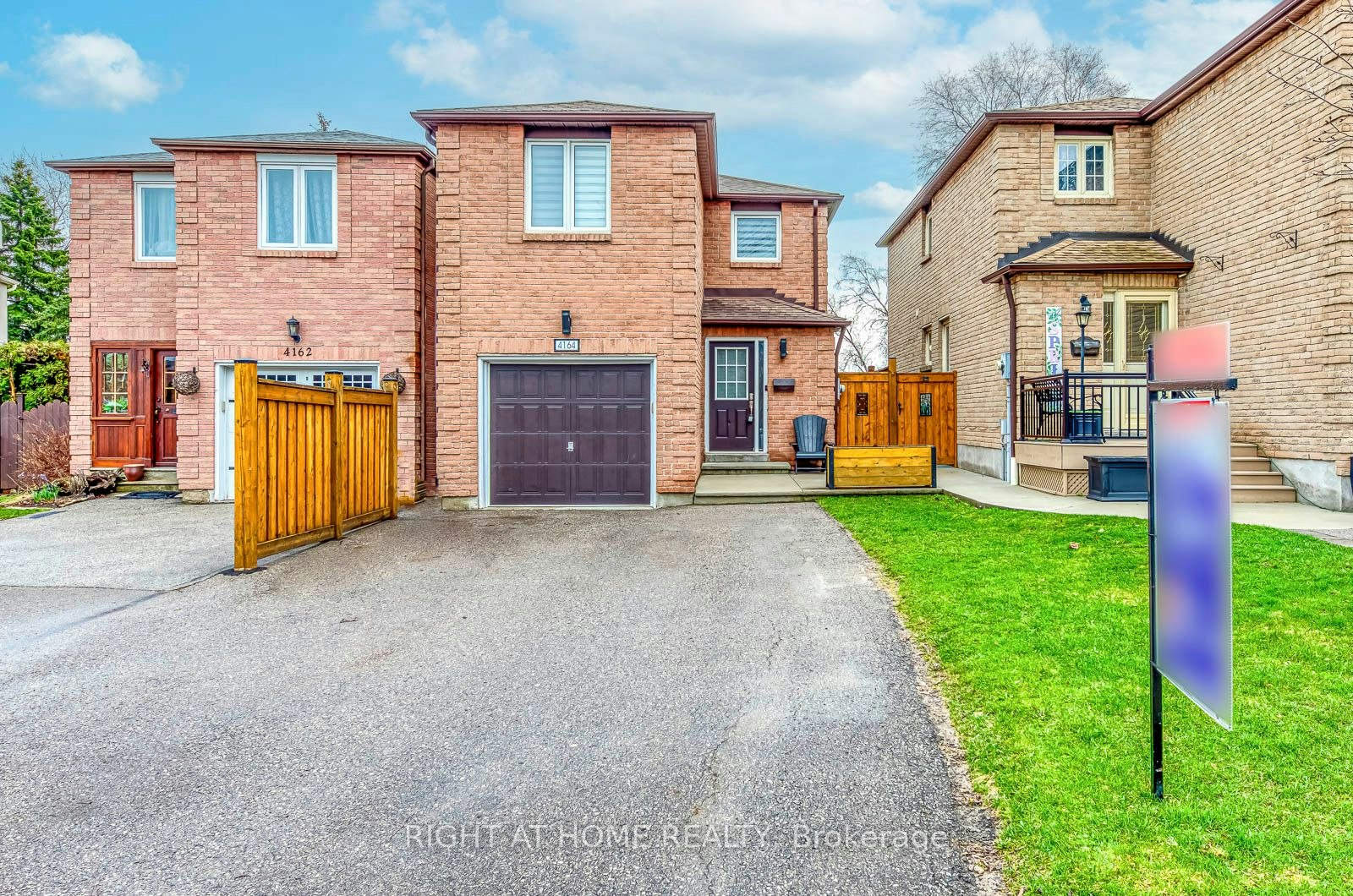 4164 Forest Fire Crescent, Mississauga, ON, L4W 3P5