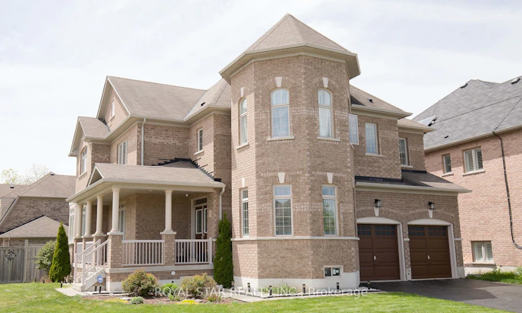 4 Berkwood Hollow