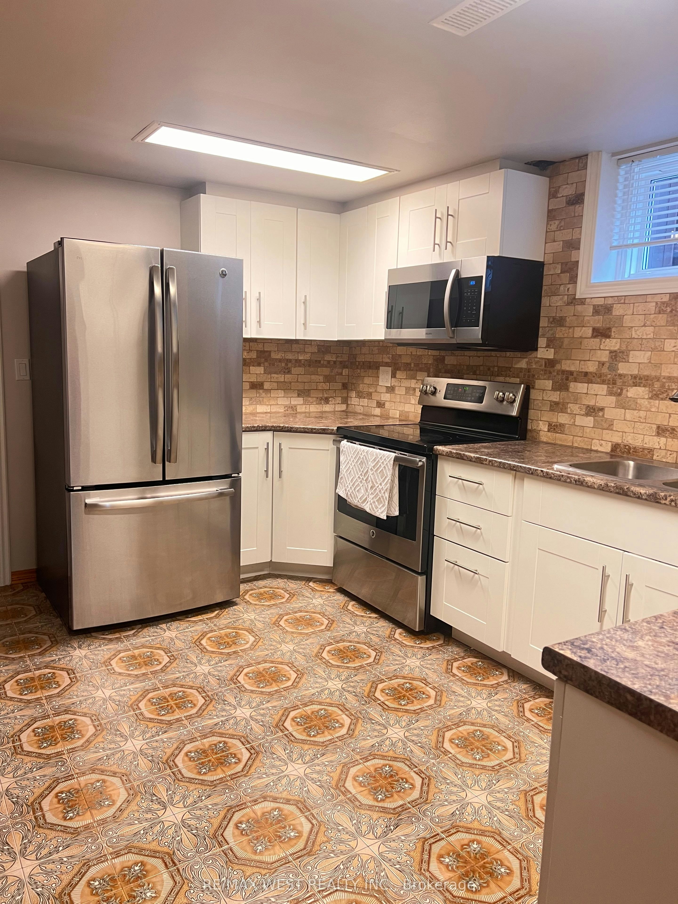 57 Starview Drive, Toronto, ON, M9M 1K7 - 3