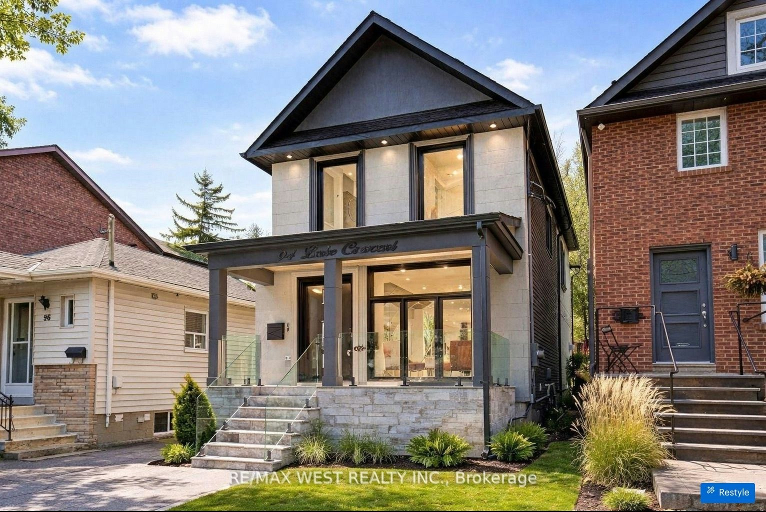94 Lake Crescent, Toronto, ON, M8V 1W1