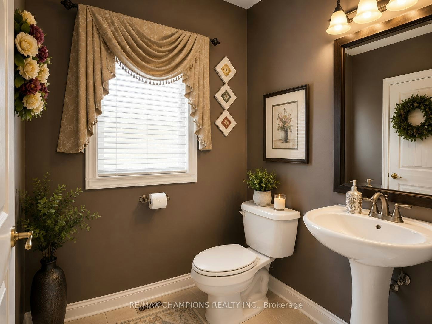6 Tennant Drive, Brampton, ON, L6R 0E5 4