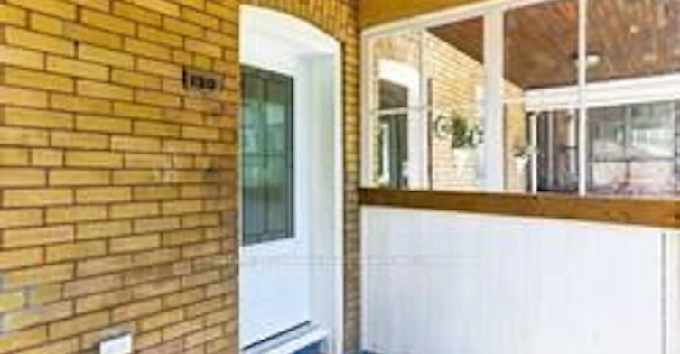 Main-190 Marion Street, Toronto, ON, M6R 1E8