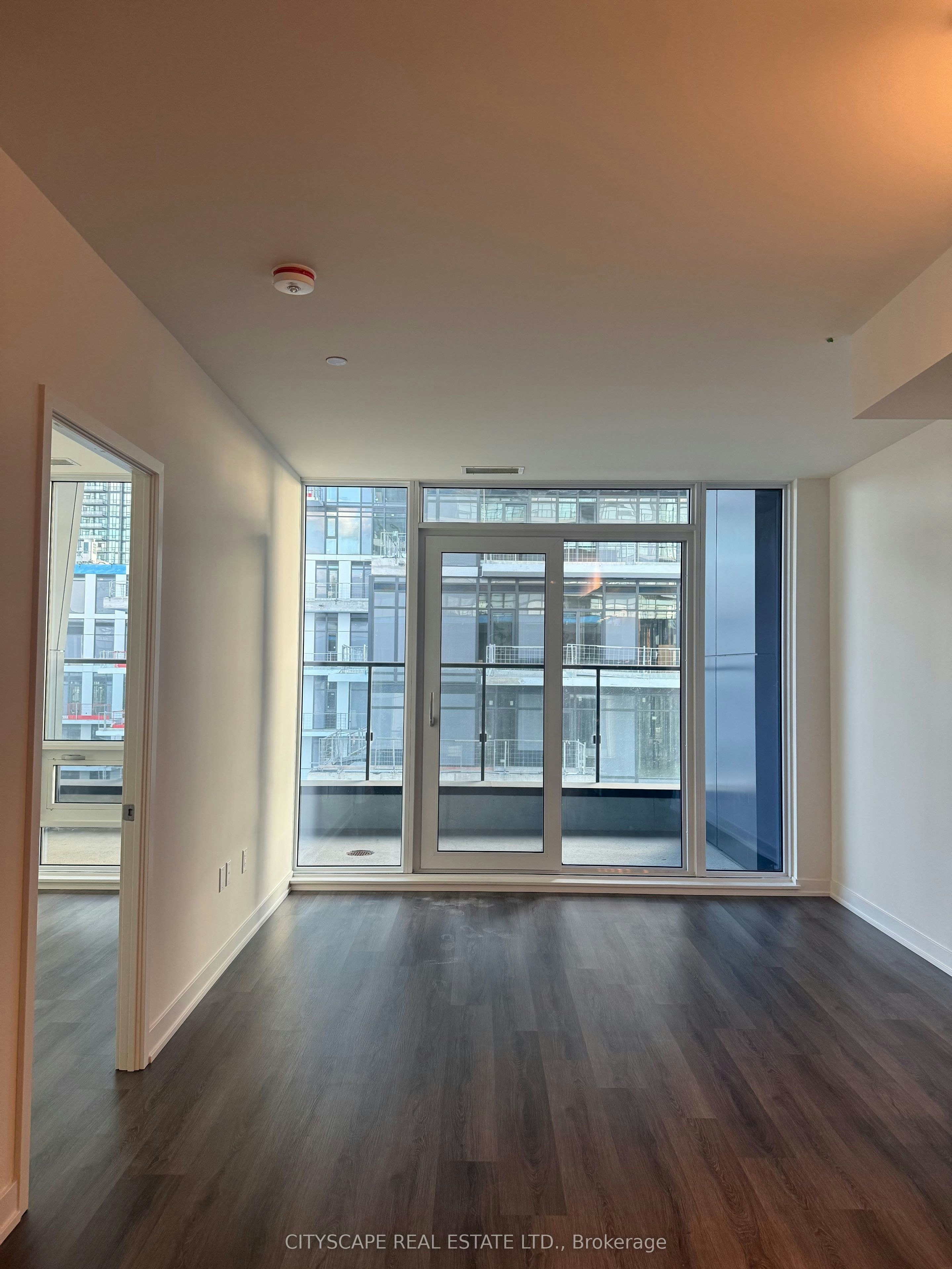 602-448 Burnhamthorpe Road W, Mississauga, ON, L5B 0R4 - 2